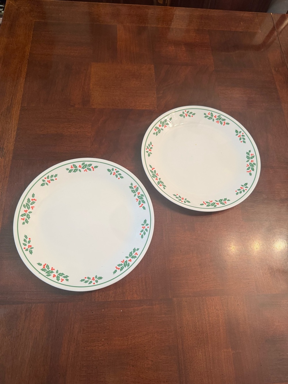 Vintage Corelle Christmas Holly Dinner Plate Dishes Set of 2
